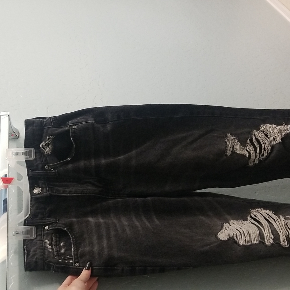 Black 90s mom distressed jeans